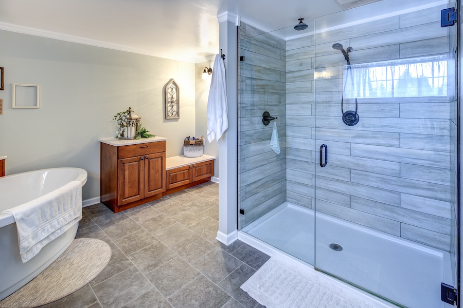 Amazing Master Bathroom Interior In A Big House.